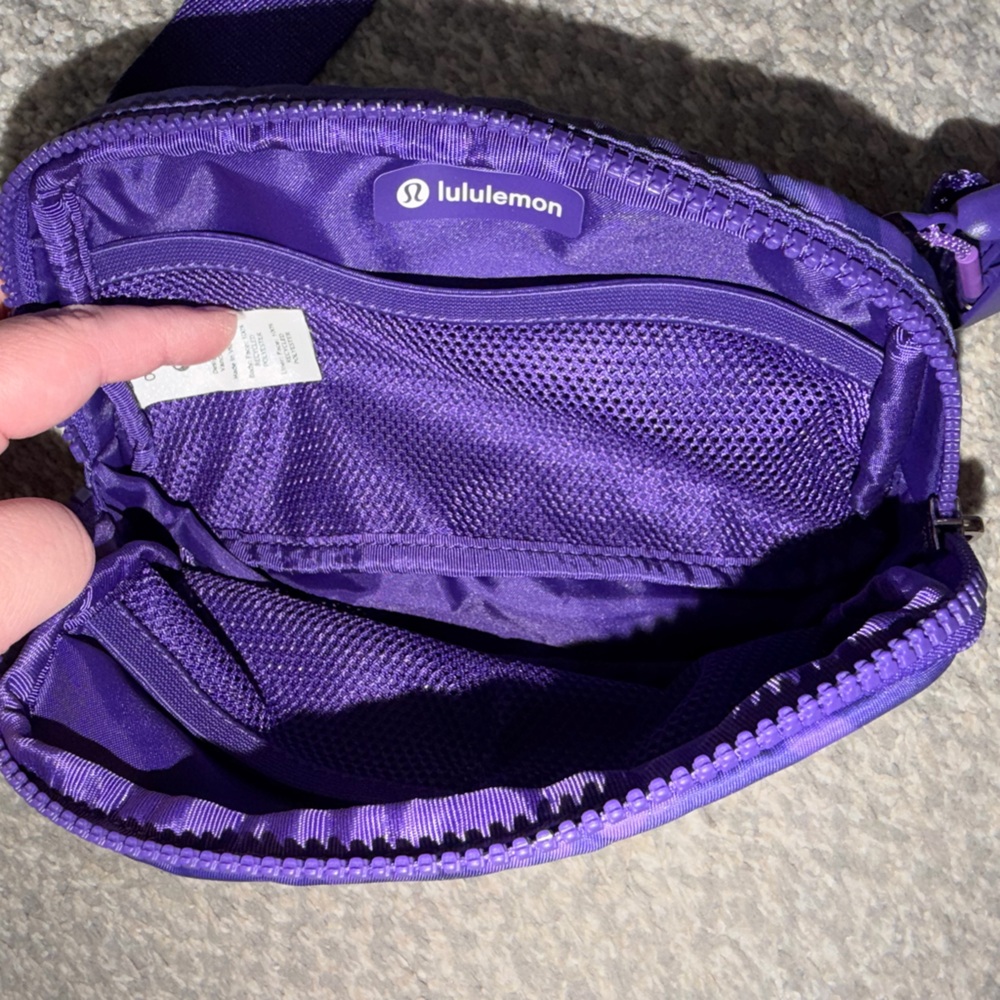 Lululemon Everywhere Belt Bag 1L Wobbley Wordmark Atomic Purple Petrol - Picture 5 of 6